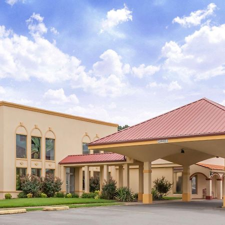 Howard Johnson By Wyndham Conway Exterior photo