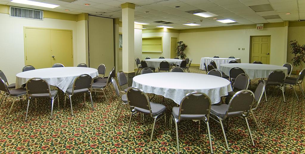 Howard Johnson By Wyndham Conway Facilities photo