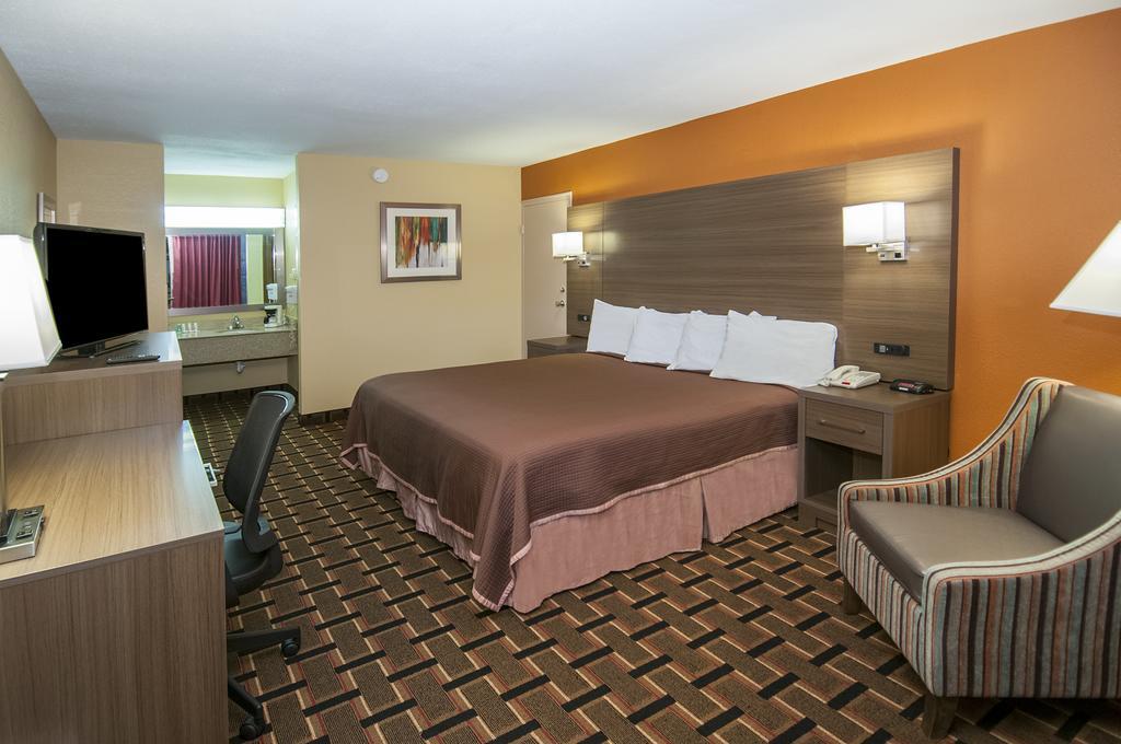 Howard Johnson By Wyndham Conway Exterior photo