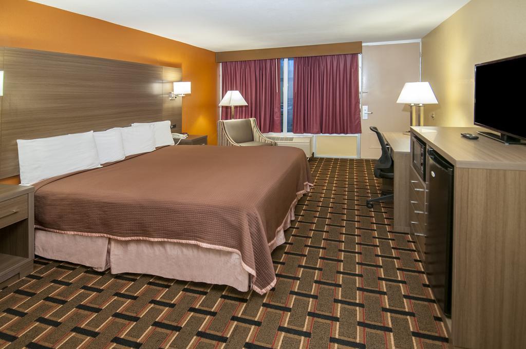 Howard Johnson By Wyndham Conway Exterior photo